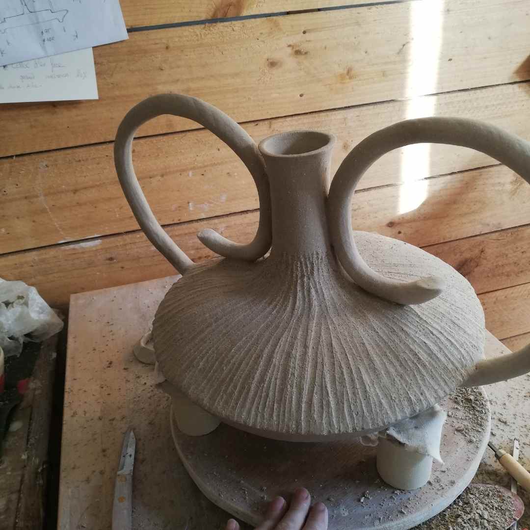 grand vase en grès porcelainique par atelier manon moy pour les ateliers d'art de france